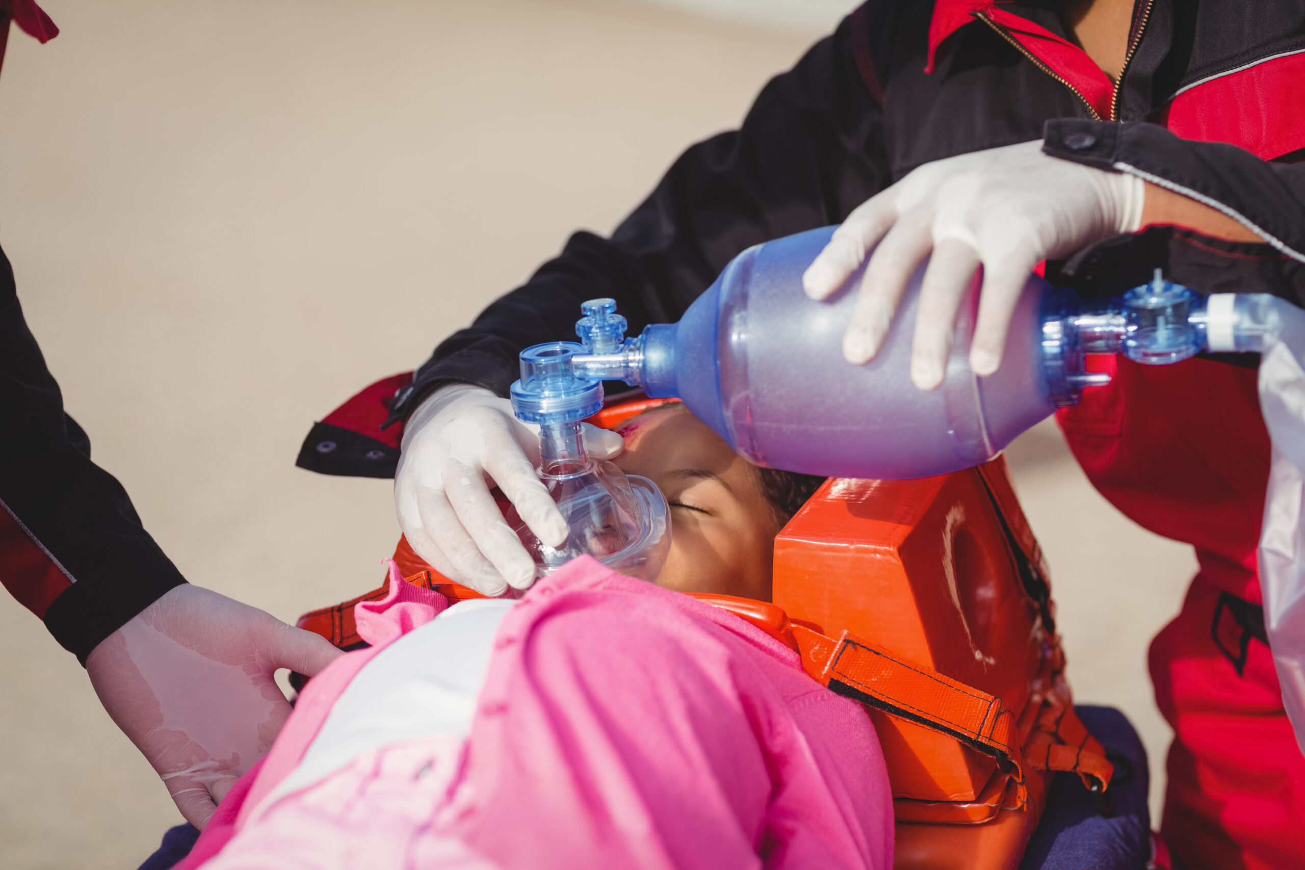 How First Aid Training Helps in Emergencies